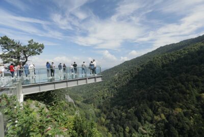 Ayrı Gezegen Glass Terrace