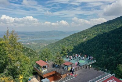 Ayrı Gezegen Glass Terrace